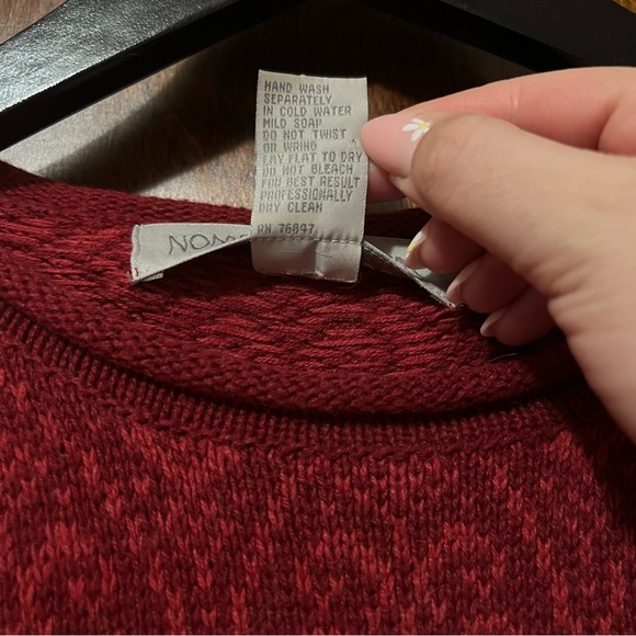 Nomadic Traders red Nordic-style sweater - Picture 9 of 9